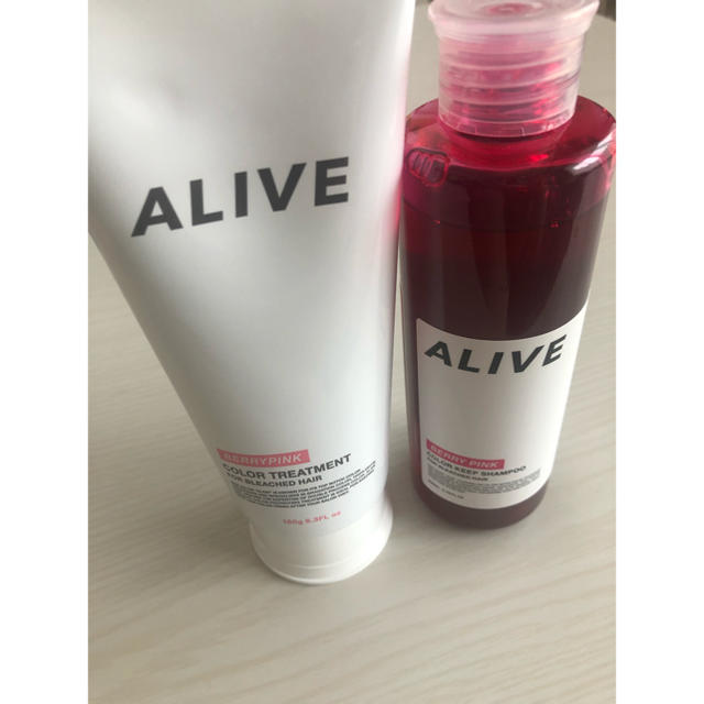 ALIVE ピンクシャンプー、トリートメントセット コスメ/美容のヘアケア/スタイリング(シャンプー)の商品写真