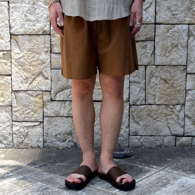 パンツAURALEE　light finx polyester shorts