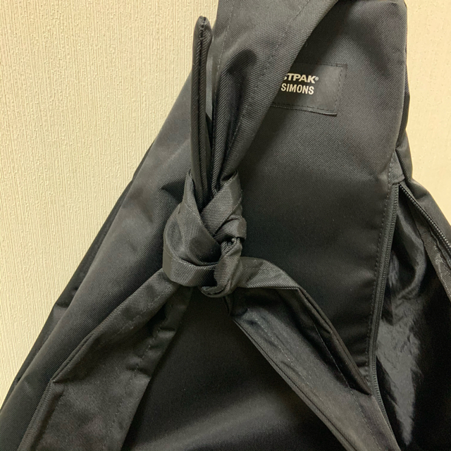 RAF SIMONS(ラフシモンズ)のraf simons x eastpak/rs sleek sling メンズのバッグ(バッグパック/リュック)の商品写真