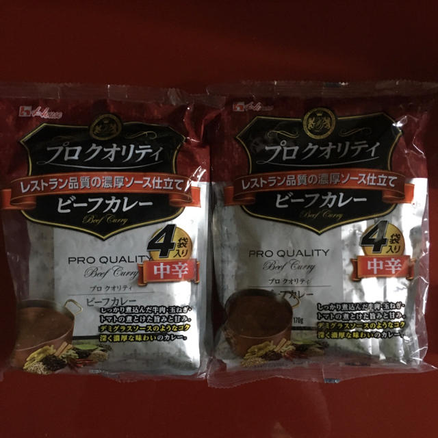 ハウス食品(ハウスショクヒン)のビーフカレー 食品/飲料/酒の加工食品(レトルト食品)の商品写真