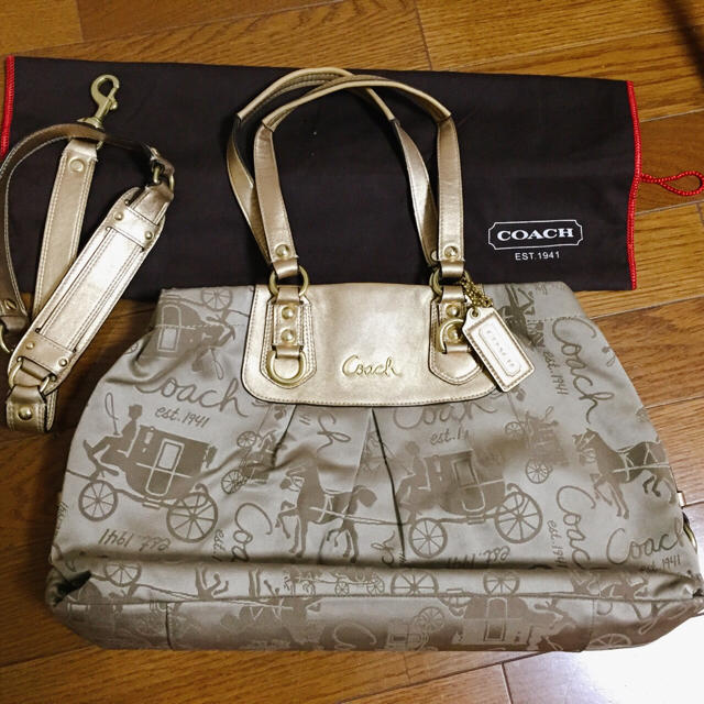 COACH(コーチ)のCOACH ゴールド 2 way Bag レディースのバッグ(ショルダーバッグ)の商品写真