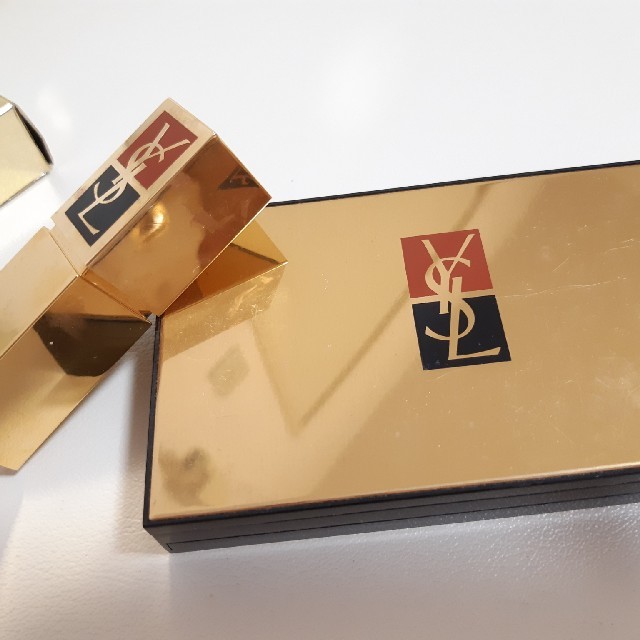 Yves Saint Laurent Beaute(イヴサンローランボーテ)のサンローランシャドウsetとリップ コスメ/美容のキット/セット(コフレ/メイクアップセット)の商品写真