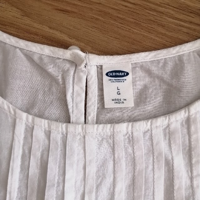 Old Navy(オールドネイビー)のOLD NAVY  刺繍　トップス　cotton100% レディースのトップス(Tシャツ(半袖/袖なし))の商品写真