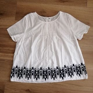 オールドネイビー(Old Navy)のOLD NAVY  刺繍　トップス　cotton100%(Tシャツ(半袖/袖なし))