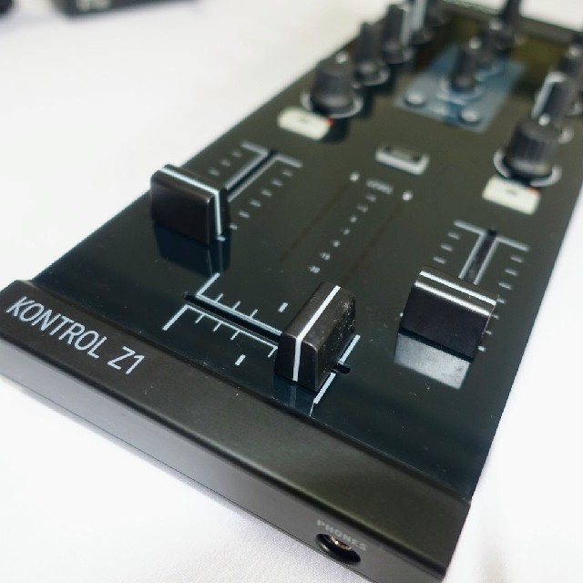 4284円引き □Native Instruments TRAKTOR KONTROL Z1 誠実 www