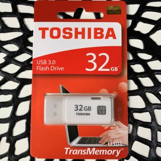 トウシバ(東芝)の東芝 TOSHIBA USBメモリ 3.0  32GB(PC周辺機器)