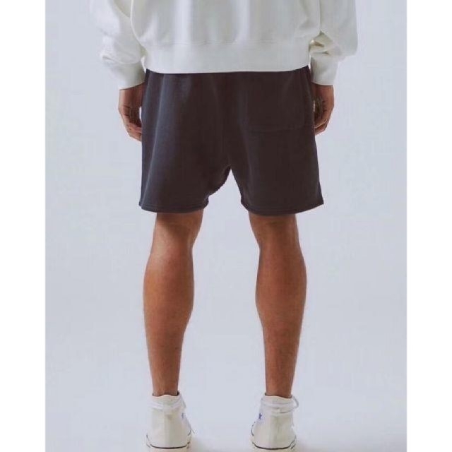 FEAR OF GOD(フィアオブゴッド)のFOG Essentials Sweat Shorts メンズのパンツ(ショートパンツ)の商品写真