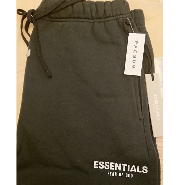 FEAR OF GOD(フィアオブゴッド)のFOG Essentials Sweat Shorts メンズのパンツ(ショートパンツ)の商品写真