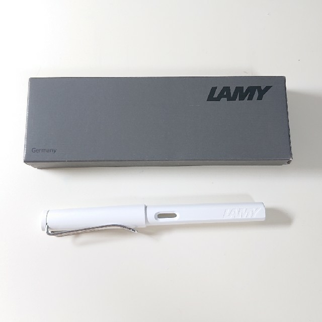 LAMY(ラミー)のLAMY サファリ ホワイトFP EF インテリア/住まい/日用品の文房具(その他)の商品写真