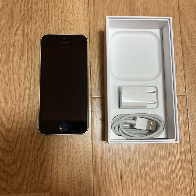 スマートフォン本体iPhone SE 64GB SIMフリー　スペースグレー