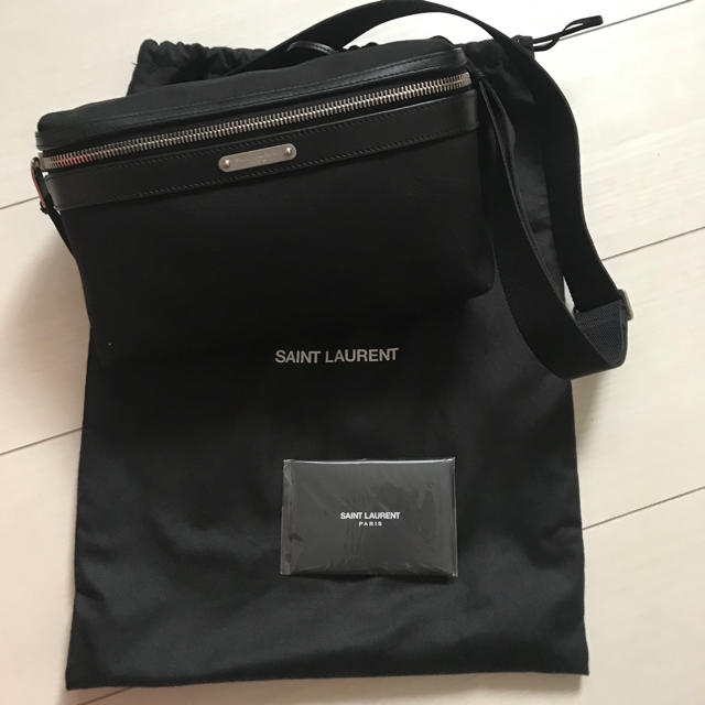 Saint Laurent(サンローラン)のSAINT LAURENT ショルダーバッグ メンズのバッグ(ショルダーバッグ)の商品写真