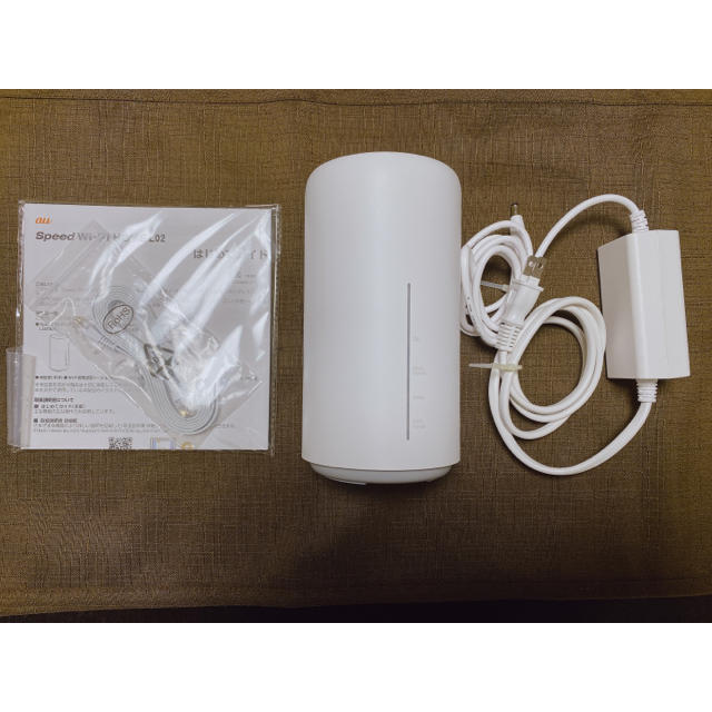 au(エーユー)のSpeed Wi-Fi HOME L02 スマホ/家電/カメラのPC/タブレット(PC周辺機器)の商品写真