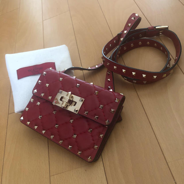 美品 Valentino ヴァレンティノ ロックスタッズ ミニバッグ 財布