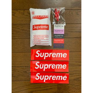 シュプリーム(Supreme)のSupreme ノベルティ ポンチョ　ステッカー(ポンチョ)