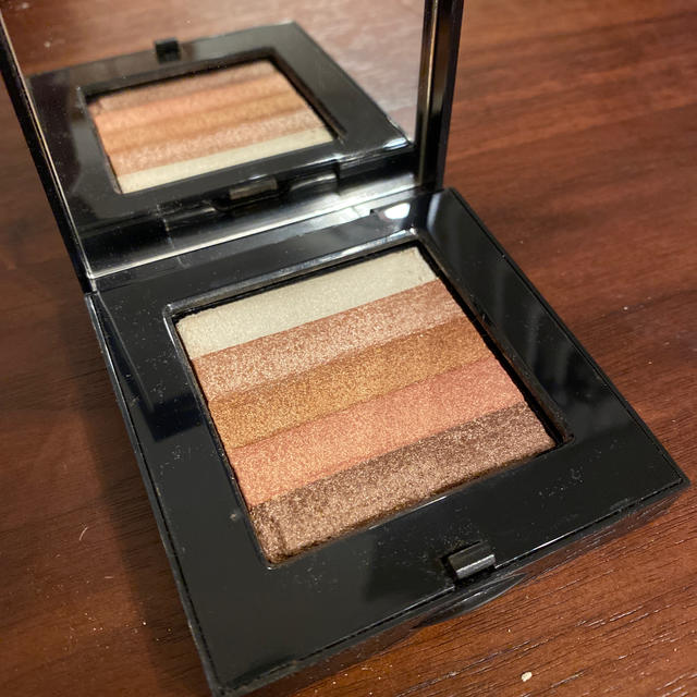 BOBBI BROWN(ボビイブラウン)のBOBBI BROWNシマーブリックコンパクト:ブロンズ コスメ/美容のベースメイク/化粧品(チーク)の商品写真