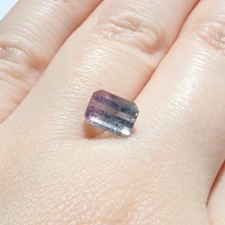 ◆特価品◆ルース 色石【バイカラートルマリン】オクタゴン   1.24ct(その他)