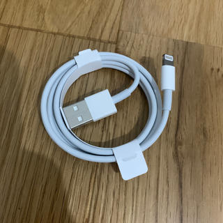 アップル(Apple)のアップル　充電コード(バッテリー/充電器)