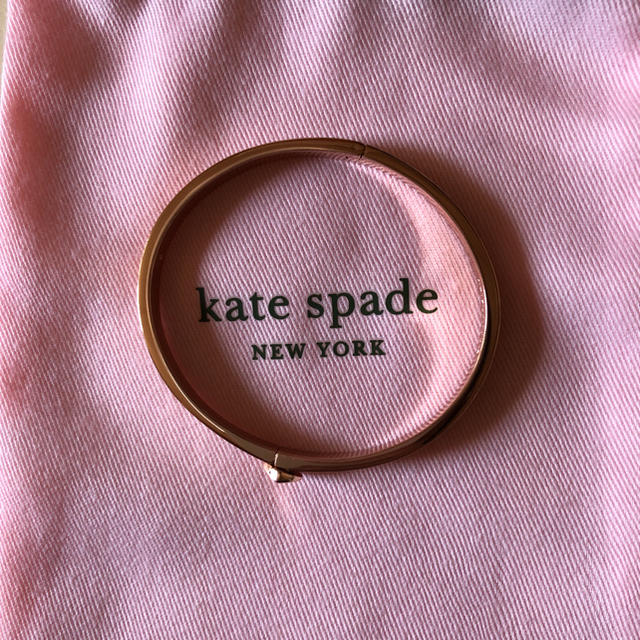 kate spade new york(ケイトスペードニューヨーク)のkate spade バングル レディースのアクセサリー(ブレスレット/バングル)の商品写真