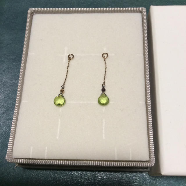 ete(エテ)のお値下げ♡ete★爽やかペリドット イヤリングチャーム  ジュエッテ レディースのアクセサリー(チャーム)の商品写真