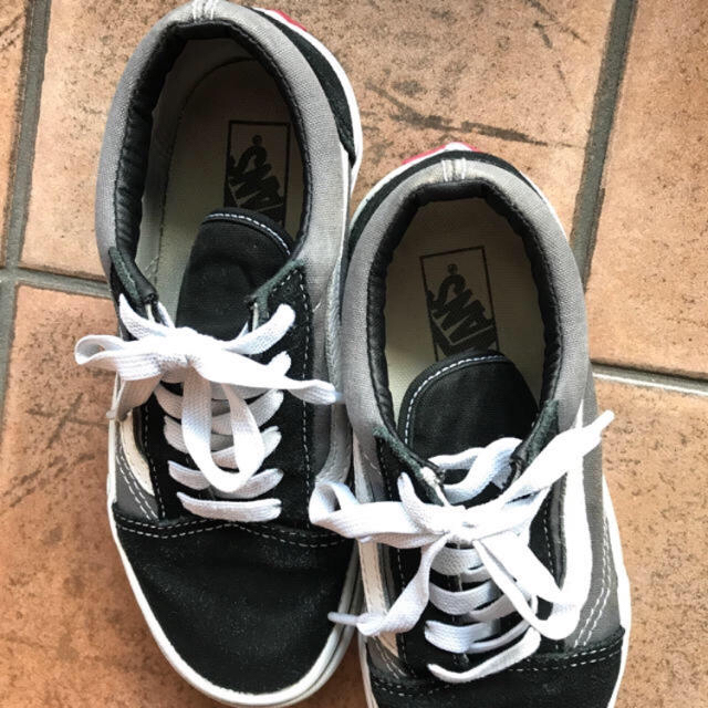 VANS(ヴァンズ)のvans old school キッズ/ベビー/マタニティのキッズ靴/シューズ(15cm~)(スニーカー)の商品写真