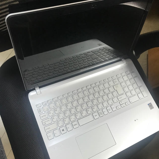 vaio fit 2014年製 svf153b1gn ホワイト　Windows8