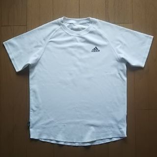 アディダス(adidas)のアディダス Tシャツ(Tシャツ/カットソー(半袖/袖なし))