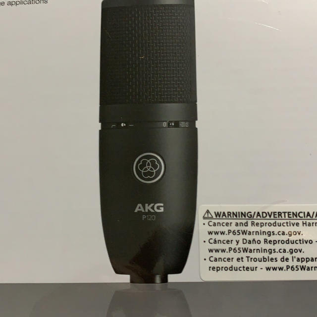 新品　AKG P120