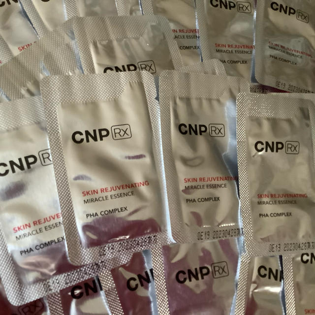 CNP CNP スキンリジューヴィネイティング ミラクルエッセンス30枚の通販 by 梅ちゃん CNP RX ミラクルエッセンス 30枚