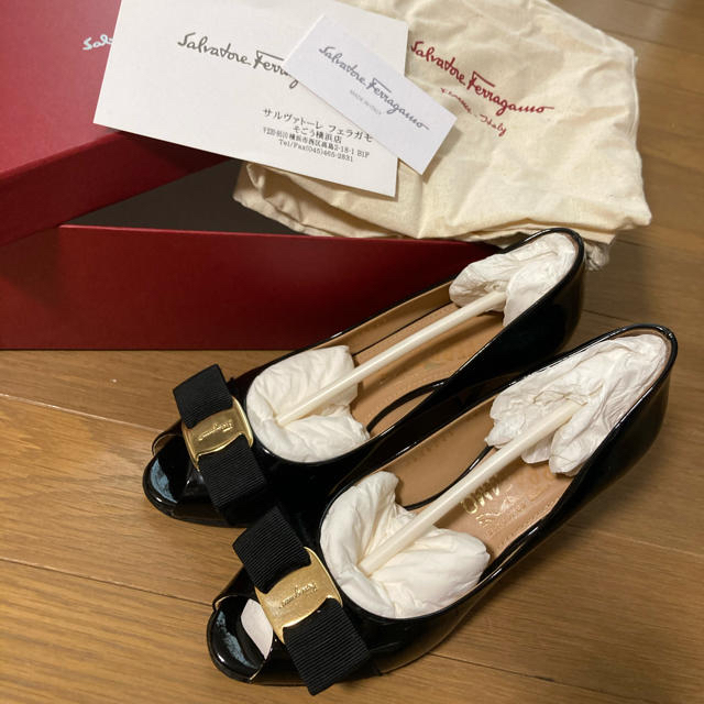 Salvatore Ferragamo(サルヴァトーレフェラガモ)のSalvatore Ferragamo オープントゥパンプス レディースの靴/シューズ(ハイヒール/パンプス)の商品写真