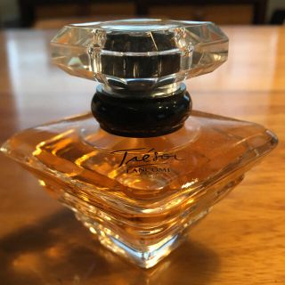 ランコム(LANCOME)のランコム　トレゾァ オー ドゥ パルファン 30ml  香水(香水(女性用))