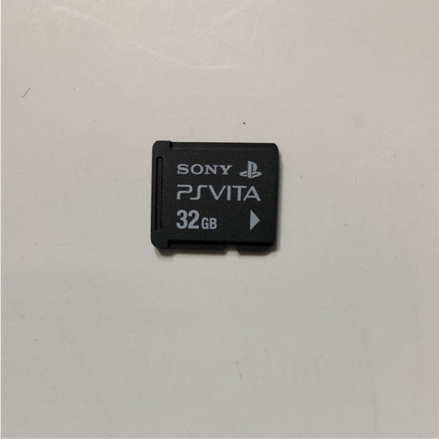 PlayStation Vita(プレイステーションヴィータ)のpsvita メモリーカード 32GB エンタメ/ホビーのゲームソフト/ゲーム機本体(携帯用ゲーム機本体)の商品写真