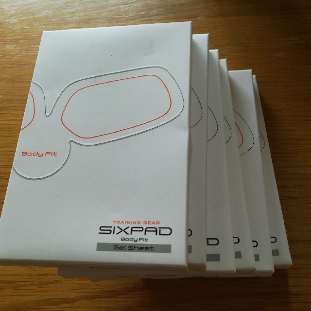 SIXPAD ジェルシート12枚付の通販 by スヌーピー1230's shop｜シックスパッドならラクマ - SIXPAD シックスパッドボディフィット2 得価定番