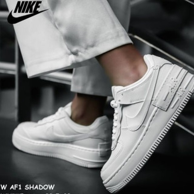 NIKE(ナイキ)の新品未使用☆エアフォース ワン シャドウ 白 25cm WHITE レディースの靴/シューズ(スニーカー)の商品写真