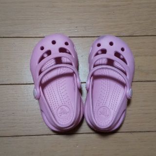 クロックス(crocs)のクロックス キッズ C5 13cm ピンク 女の子(サンダル)