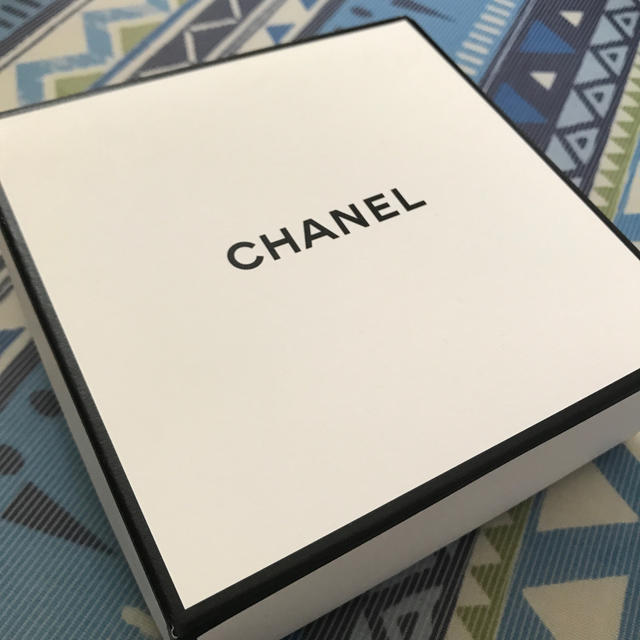 CHANEL(シャネル)のシャネル　アイシャドウ　4色パレット コスメ/美容のベースメイク/化粧品(アイシャドウ)の商品写真