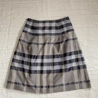 バーバリー(BURBERRY)の バーバリー    ひざ丈　フレアスカート(ひざ丈スカート)