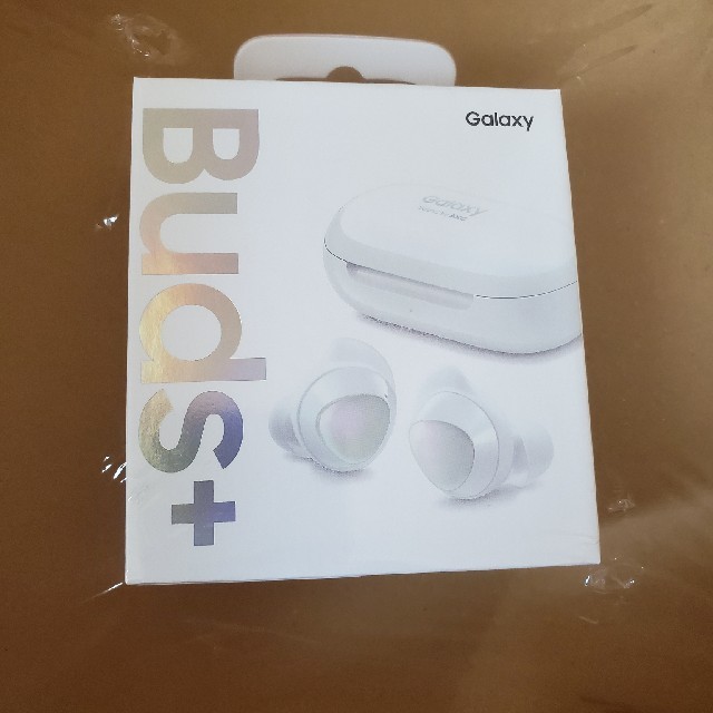 Galaxy(ギャラクシー)のGALAXY　Buds+ スマホ/家電/カメラのオーディオ機器(ヘッドフォン/イヤフォン)の商品写真