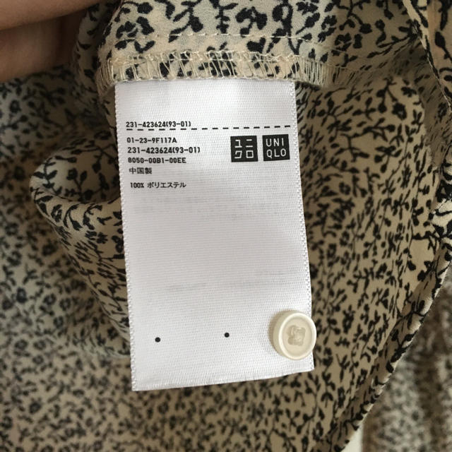 UNIQLO(ユニクロ)の小花柄ブラウス レディースのトップス(シャツ/ブラウス(長袖/七分))の商品写真