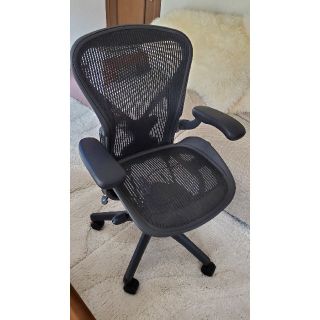 ハーマンミラー(Herman Miller)のアーロンチェア    ポスチャーフィット Bサイズ 前傾チルト(デスクチェア)