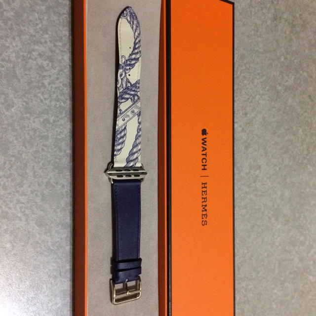 Hermes(エルメス)のkou様専用 HERMES Apple Watch5 44mm レザーバンド メンズの時計(レザーベルト)の商品写真