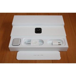 アップル(Apple)のApple Watch SERIES５　シルバーアルミケース　アップルケア加入品(その他)