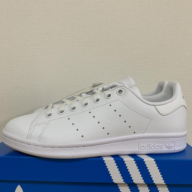 adidas(アディダス)のR様　専用　新品　アディダス　レインボー　虹色　24 レディースの靴/シューズ(スニーカー)の商品写真