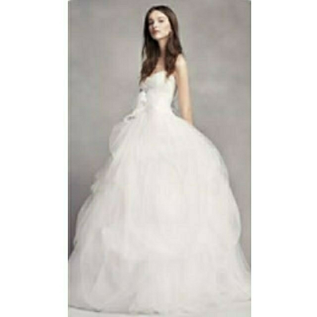 white by vera wang ドレス