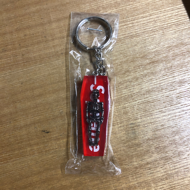 Supreme Skeleton Keychain キーチェーン Red