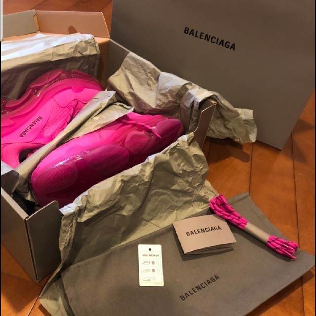 Balenciaga(バレンシアガ)の真理様専用 バレンシアガ スニーカー 希少色 レディースの靴/シューズ(スニーカー)の商品写真