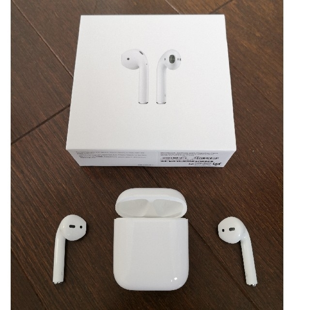 オーディオ機器AirPods with Charging Case