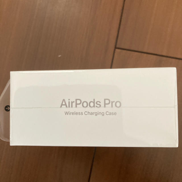 Apple(アップル)の【国内正規品・保証未開始】新品AirPods Pro  MWP22J/A スマホ/家電/カメラのオーディオ機器(ヘッドフォン/イヤフォン)の商品写真