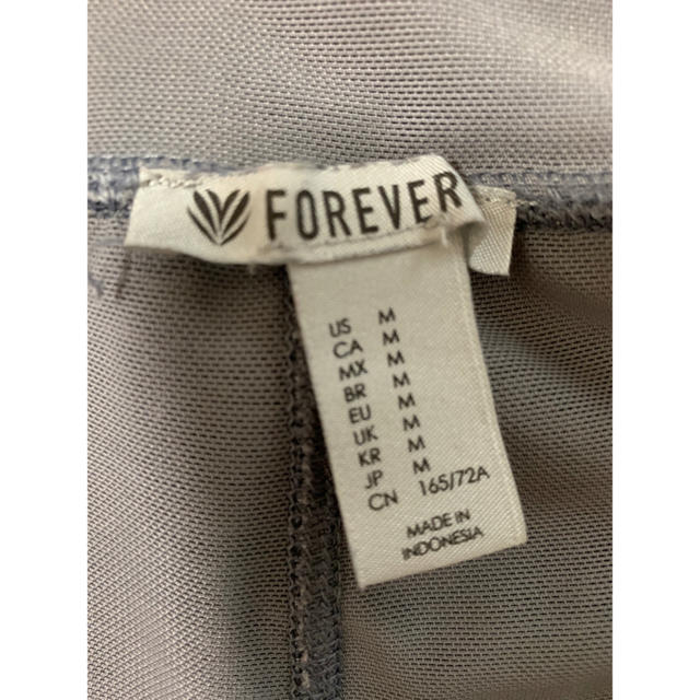 FOREVER 21(フォーエバートゥエンティーワン)のforever21 トレーニングパンツ　7分丈 スポーツ/アウトドアのランニング(ウェア)の商品写真