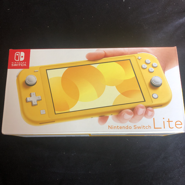 新品未開封 Nintendo Switch Lite イエロー エンタメ/ホビーのゲームソフト/ゲーム機本体(家庭用ゲーム機本体)の商品写真