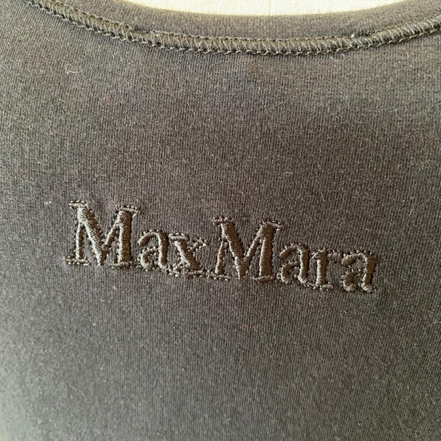 Max Mara(マックスマーラ)のマックスマーラ　黒　Tシャツ　カットソー　フレンチスリーブ　ロゴ入り　M レディースのトップス(Tシャツ(半袖/袖なし))の商品写真